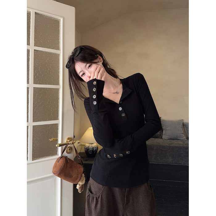 Ladies long sleeve shirt with decorative button details Chic & Stil
