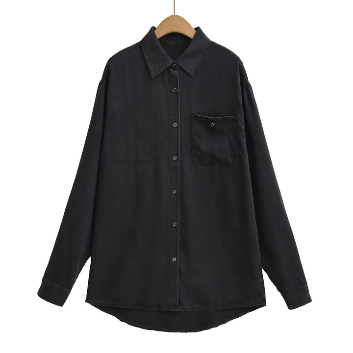 Lune London casual long sleeve blouse for women with practical chest pocket and classic collar