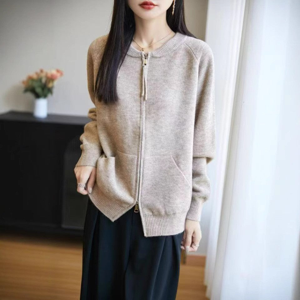 Cardigan pour femmes avec fermeture éclair et poches pratiques Chic & Stil