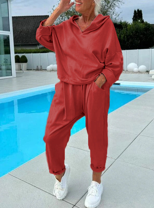 Women's Comfortable Relaxation Set with Oversized Sweater and Jogging Pants Lune London