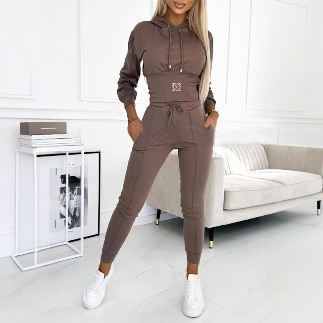 Women’s tracksuit with hood and relaxed fit Lune London