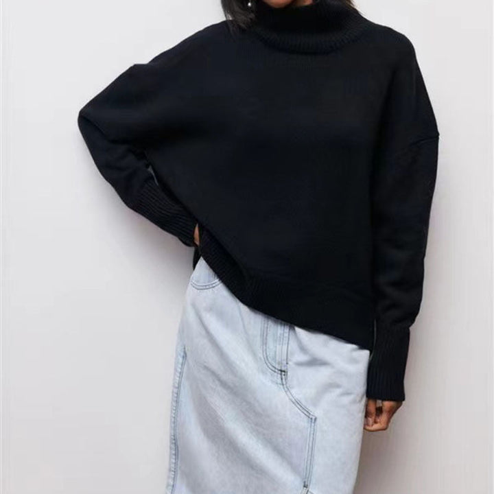 Women's Comfortable Turtleneck Sweater with Oversized Cut and Textured Material Lune London