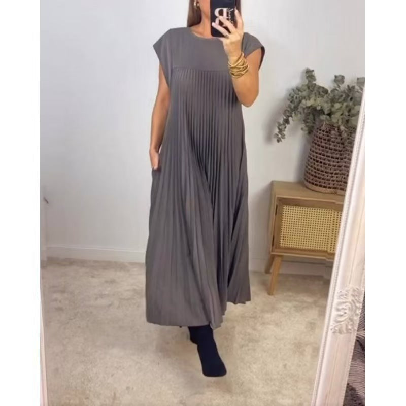 Maxi dress for women with pleated details and side pockets Style and elegance