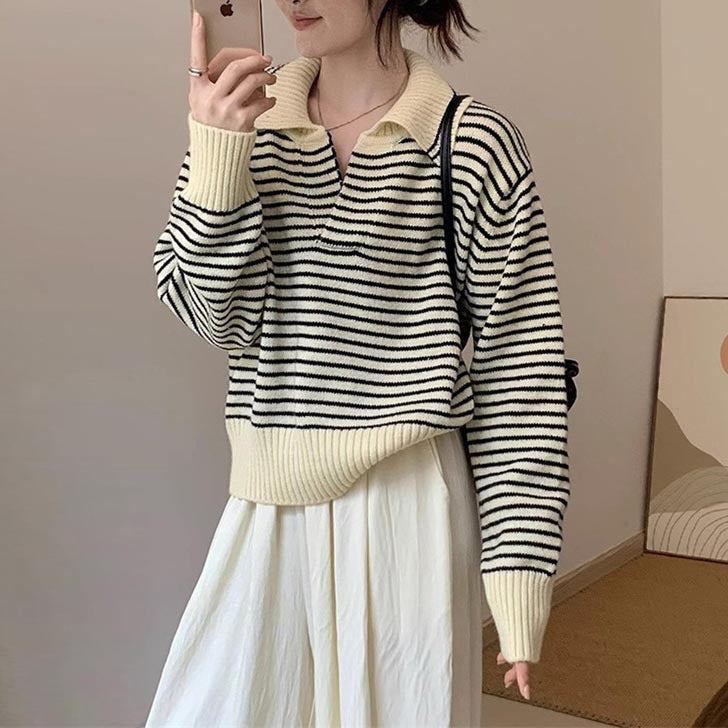 Ladies cozy knitted sweater with striped design and modern collar Lune London