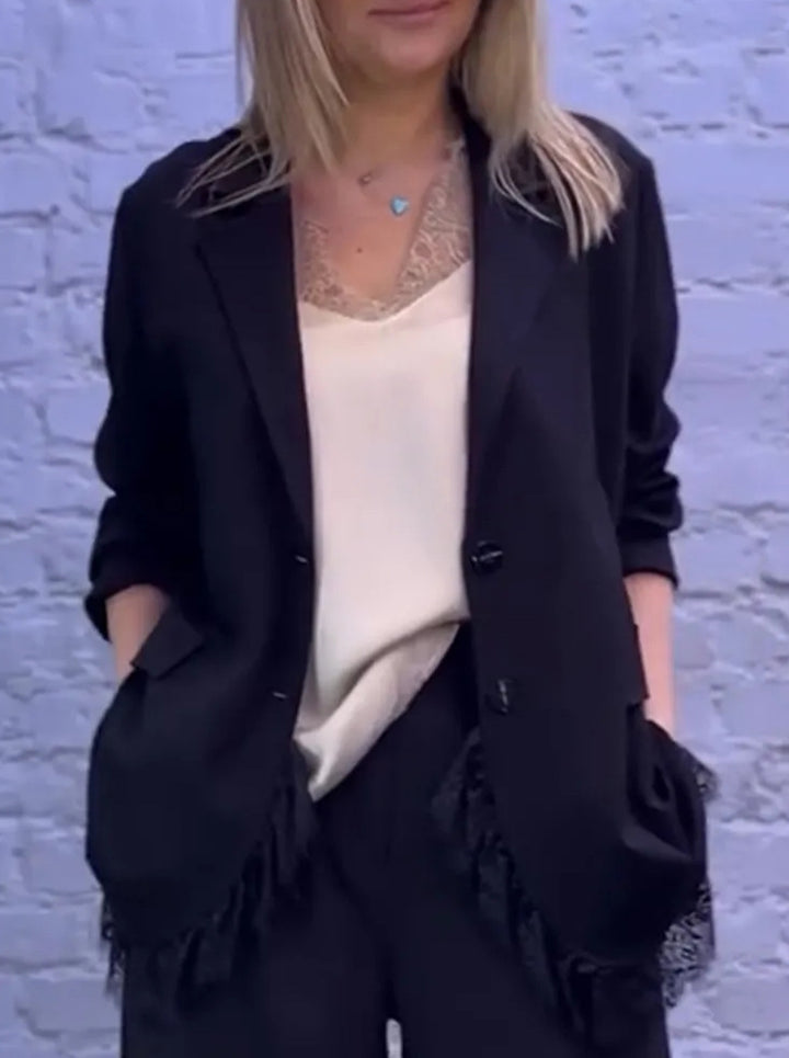 Veste blazer élégante pour femmes avec détails en dentelle Chic & Stil