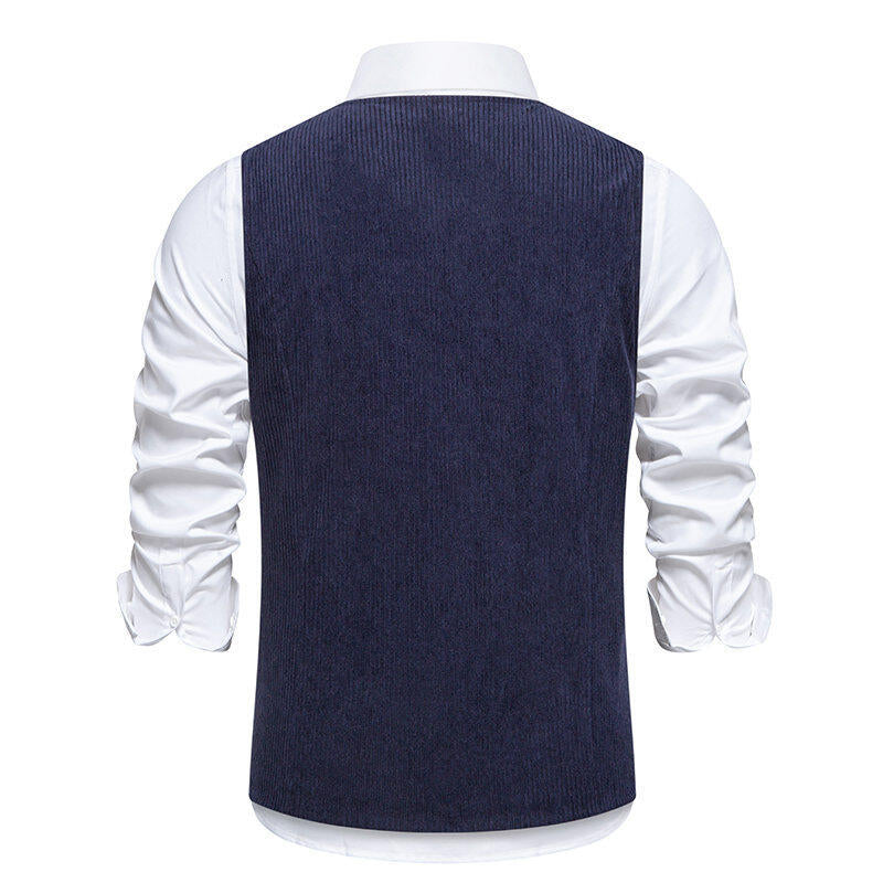 Elegant suit vest for men with a classic herringbone design and practical pockets Lune London