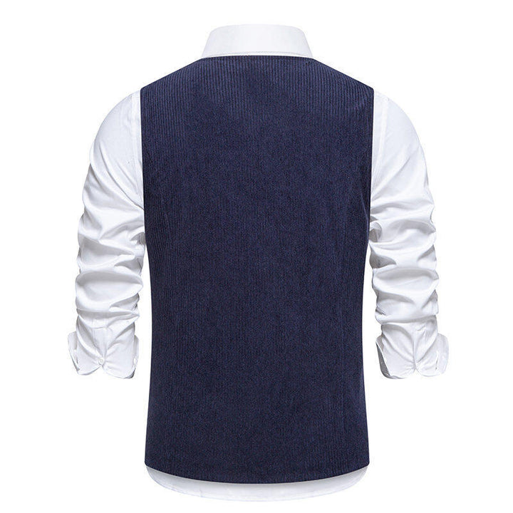 Elegant suit vest for men with a classic herringbone design and practical pockets Lune London