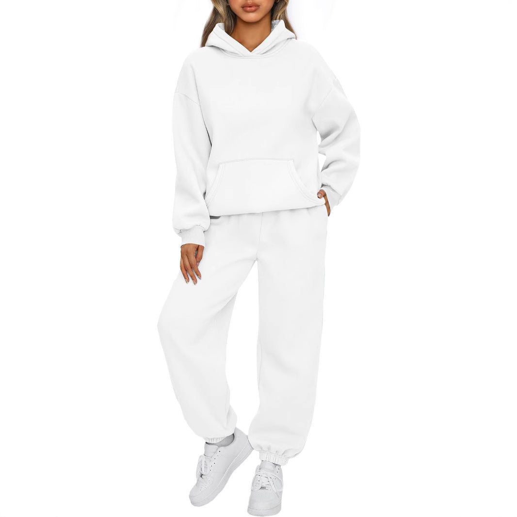 Women's Comfortable Hoodie Suit Made of Soft Sweat Fabric Chic & Stil