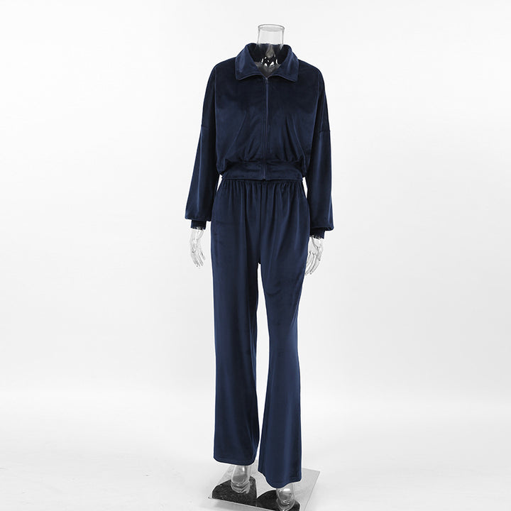 Casual sports set for women in velvety material with a loose fit Lune London