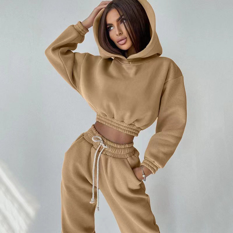 Sporty and casual hoodie set for women with a loose fit Lune London