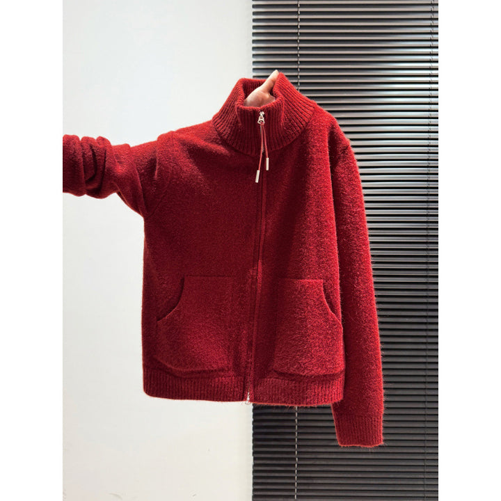 Cardigan thermique pour femmes avec col haut et deux poches pratiques.