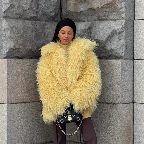 Ladies Luxurious and plush faux fur jacket Lune London