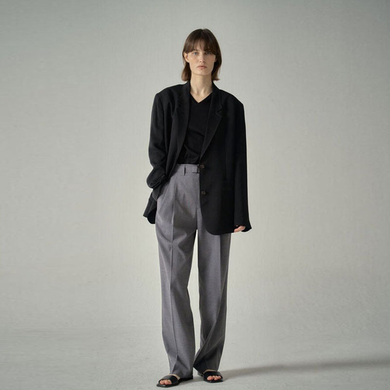 Pantalons en tissu élégants pour femmes avec taille haute et ceinture stylée Chic & Stil