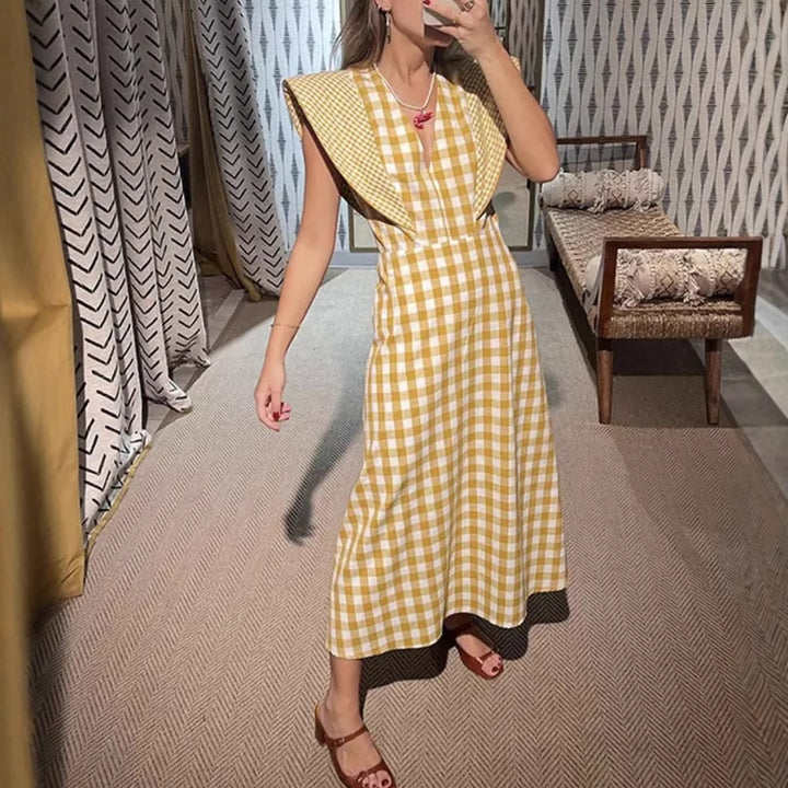 Maxi dress for women with V-neck and modern ruffle details Lune London