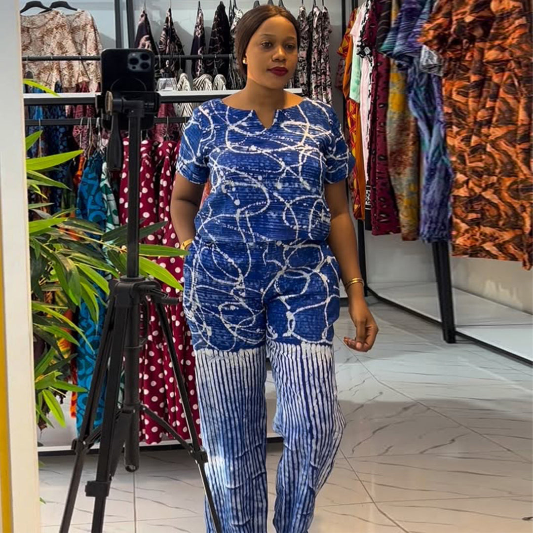 Ladies fashionable lounge set with stylish pattern and elastic waistband Lune London