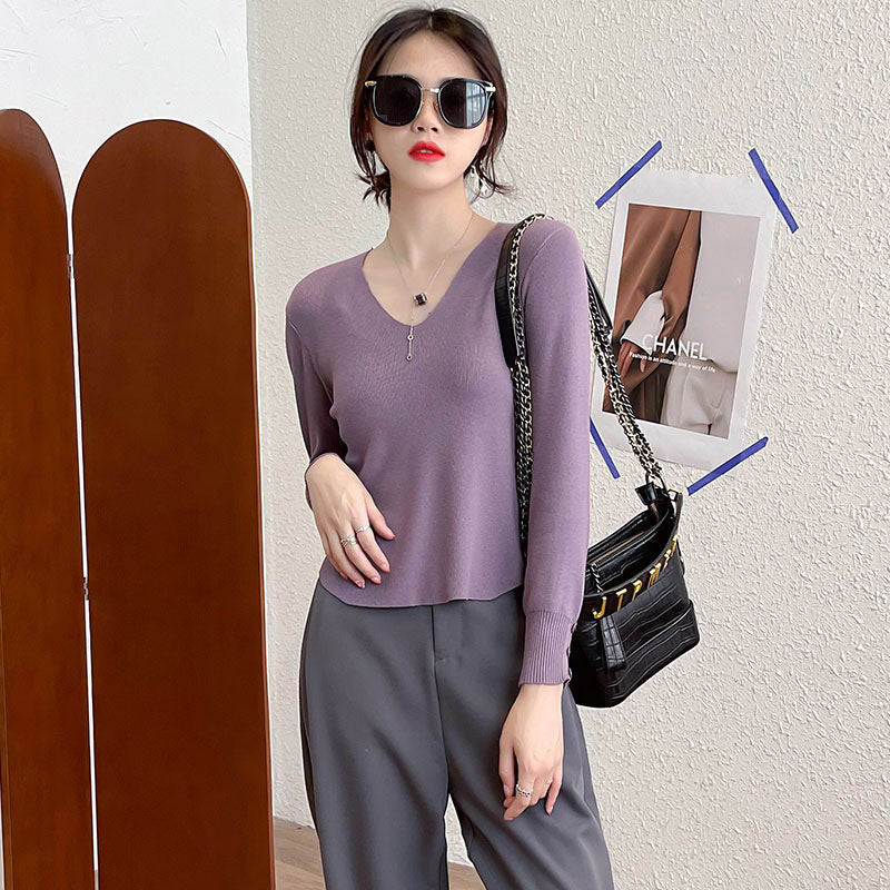 Ladies elegant knitted top with V-neck and ribbed texture Chic & Stil