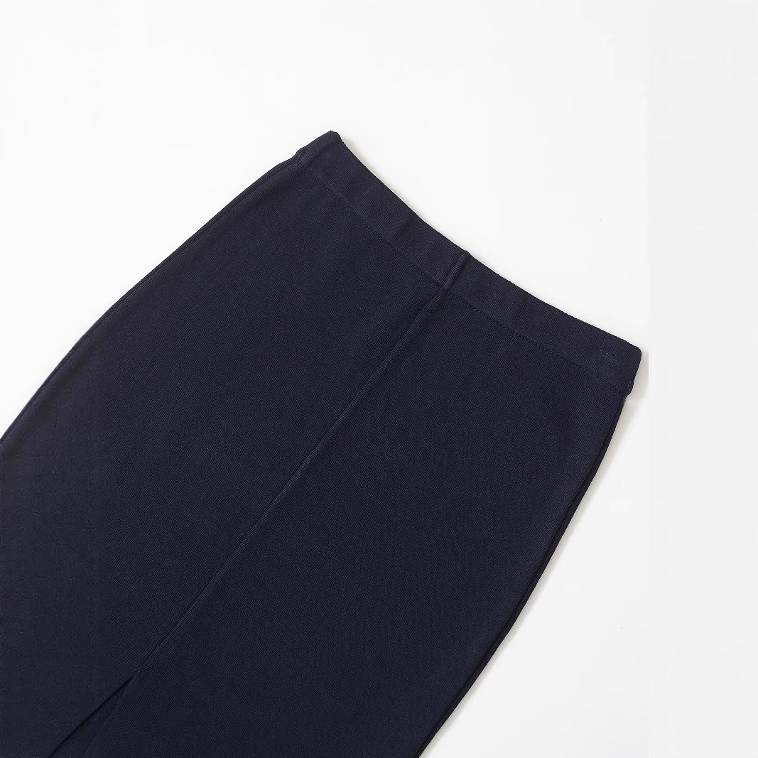 Ladies elegant pencil skirt made of soft and stretchy material Lune London