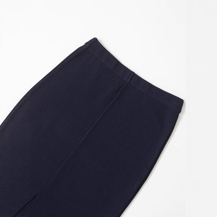 Ladies elegant pencil skirt made of soft and stretchy material Lune London