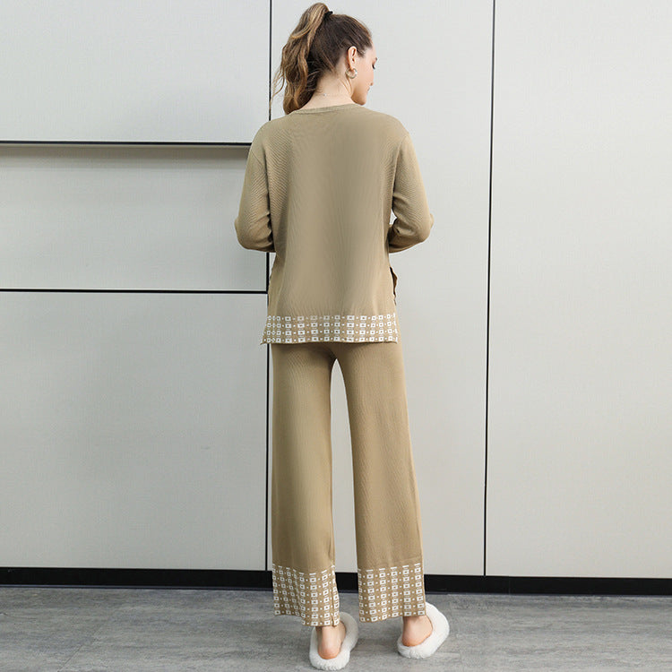Lune London elegant knitted loungewear set for women with decorative contrasting finishes