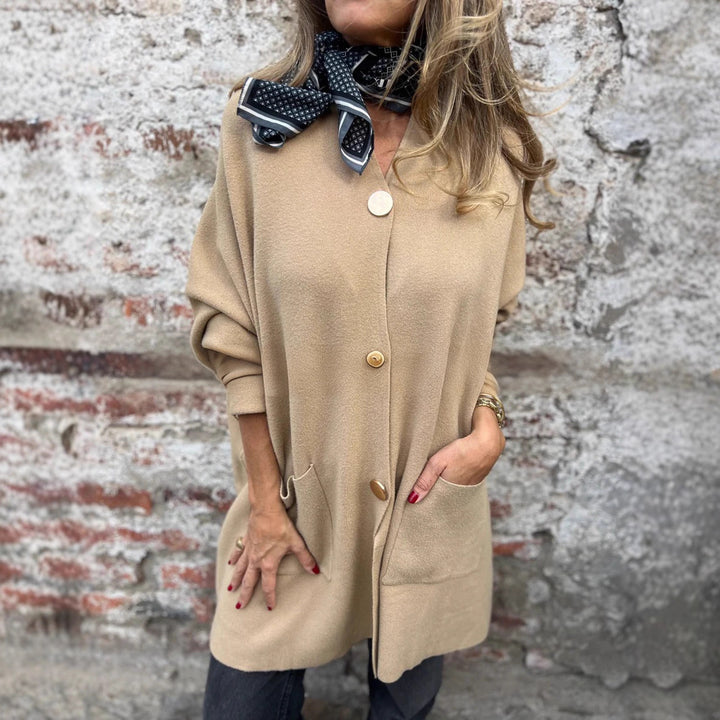 Ladies Fashionable Cardigan with Practical Pockets and Button Closure Lune London