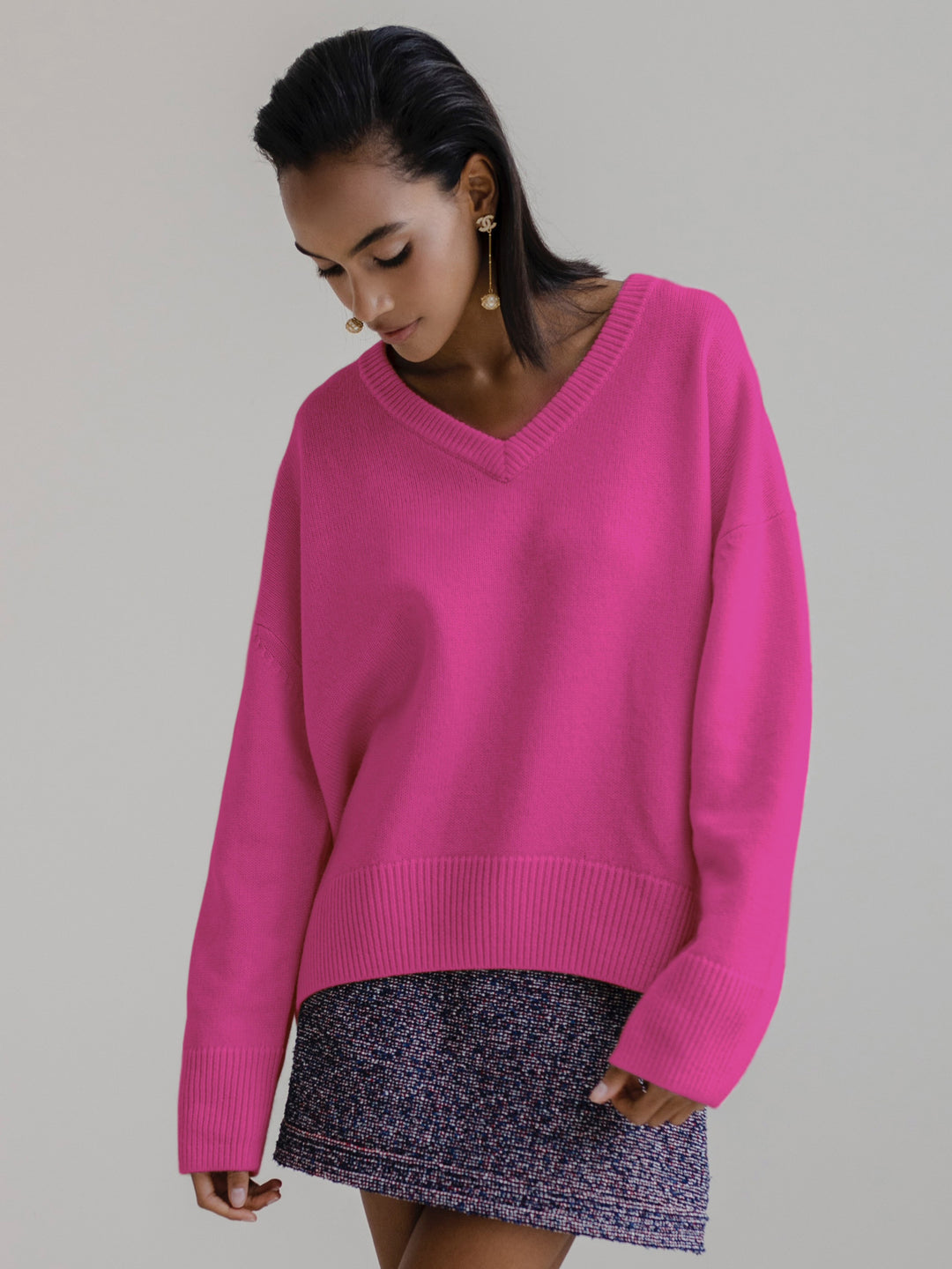 Viscose sweater for women with deep V-neckline and wide edges Lune London