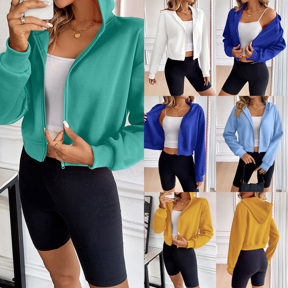 Cropped hoodie for women with zipper and sporty design Lune London