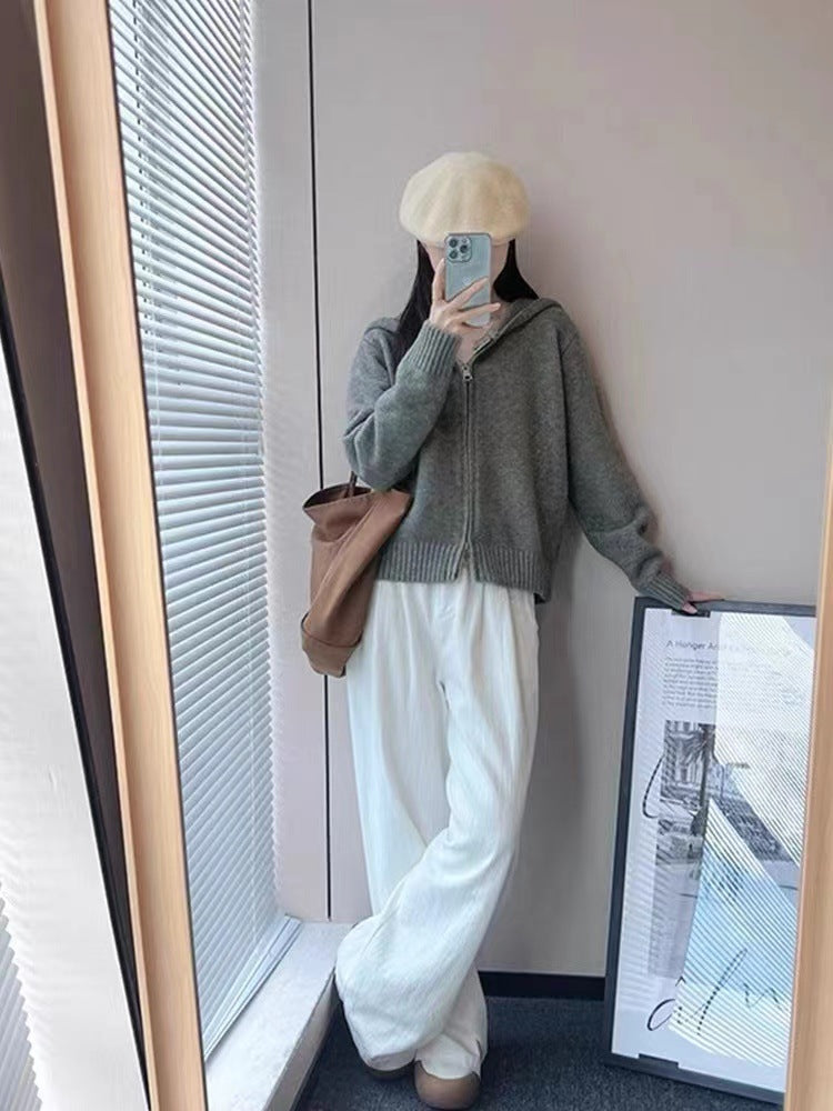 Cardigan pour femmes avec détails en cordon et coupe décontractée Chic & Stil