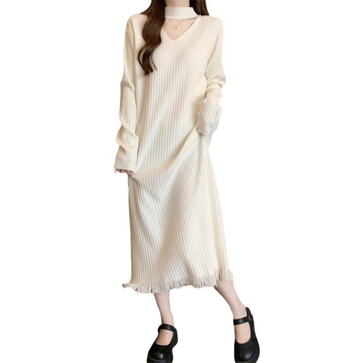 Robe en tricot pour femmes avec décolleté en V et franges Chic & Stil
