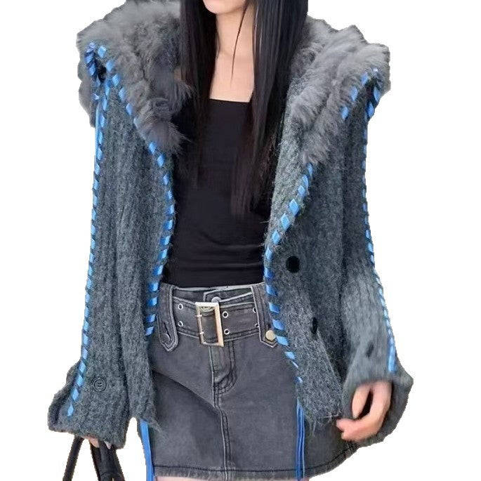 Cardigan pour femmes avec capuche et fausse fourrure décorative Chic & Stil