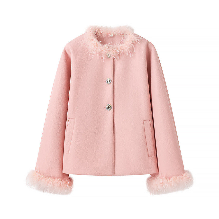 Veste courte pour femmes avec col en fausse fourrure décoratif et détails de boutons Chic & Stil