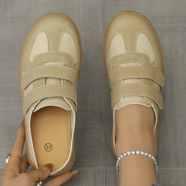 Comfortable women's shoes with adjustable velcro straps and an ergonomic sole Lune London