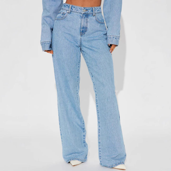 Women Wide High-Waist Jeans with classic cut and frayed hems Lune London