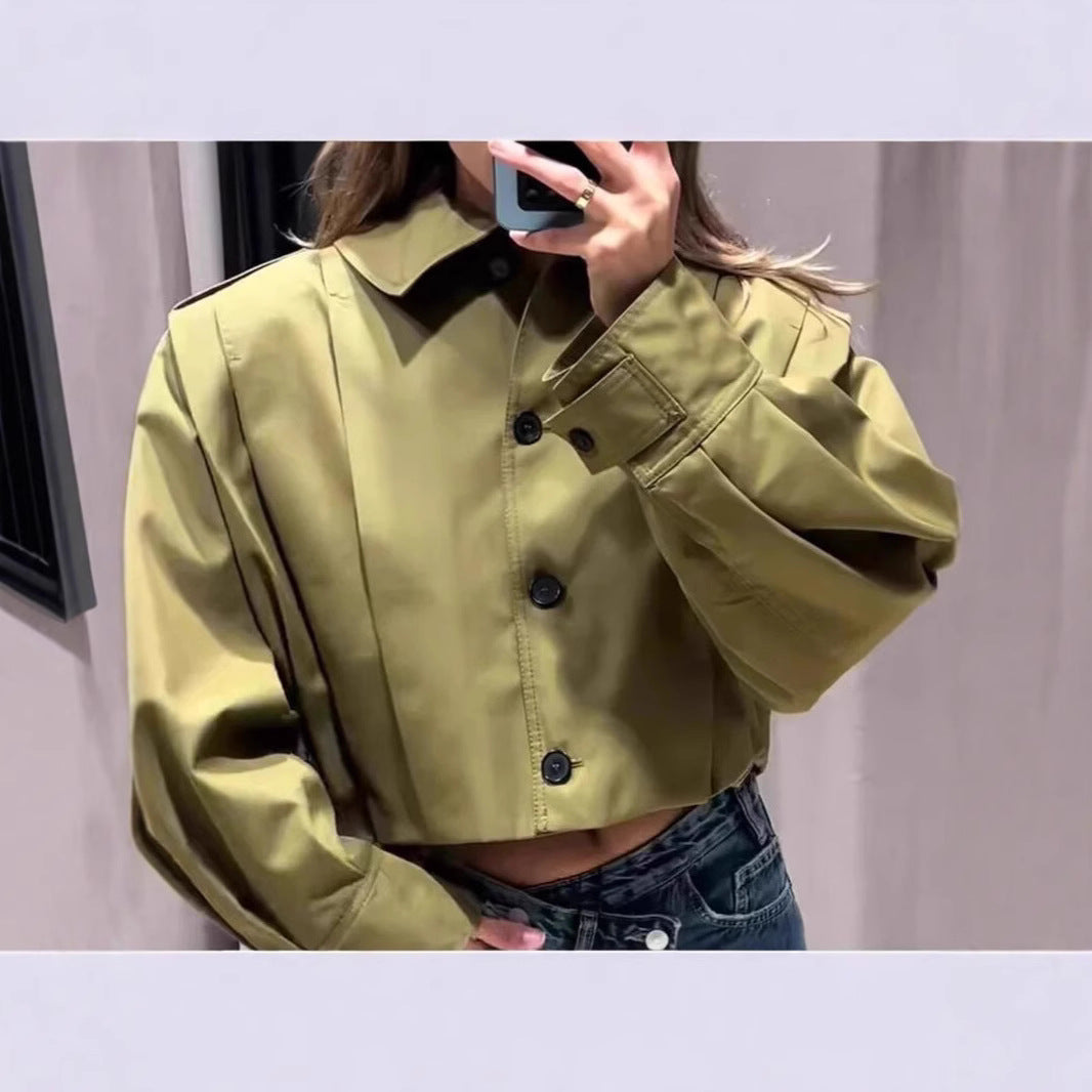 Fitted feminine blouse with continuous button details Lune London