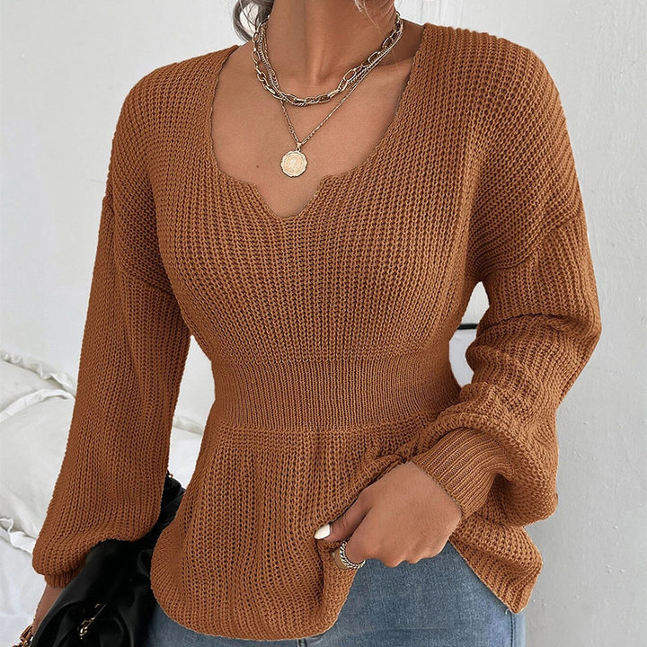 Fashionable women's knit sweater with a soft material and a charming V-neck Lune London