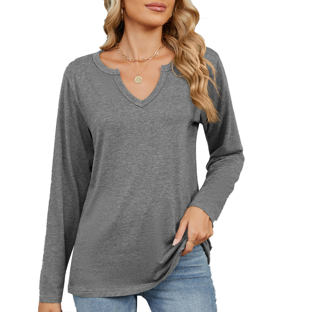 Long sleeve women's T-shirt with trendy V-neck and relaxed fit Lune London