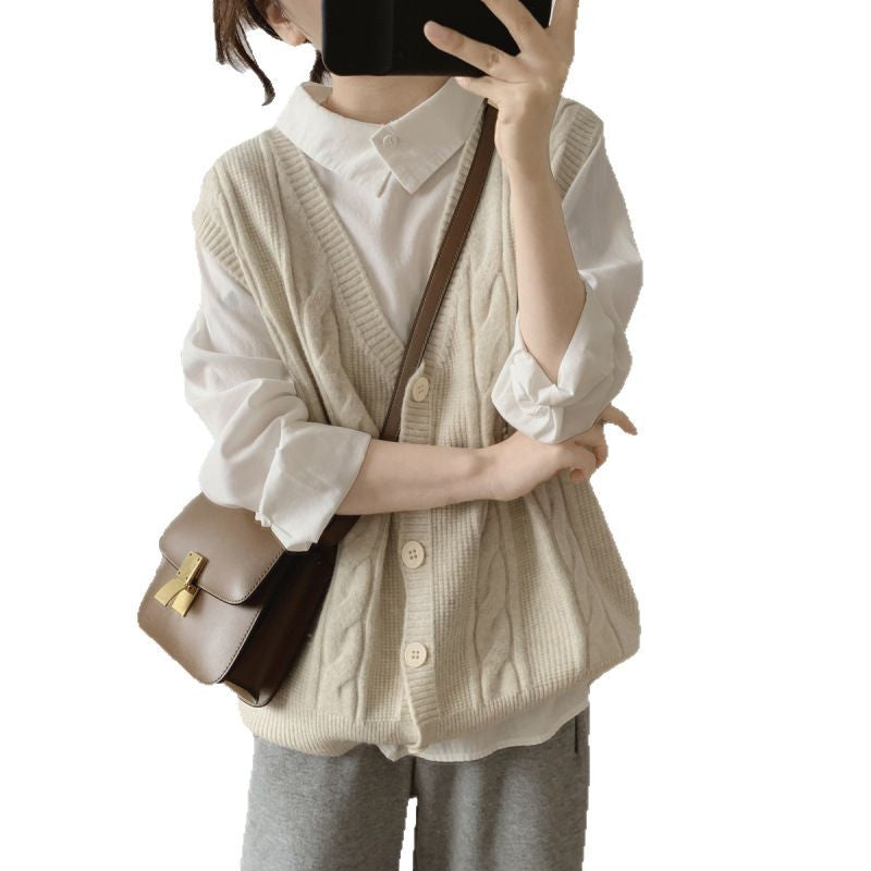 Gilet tricoté pour femmes avec motif en câble et détails de boutons Chic & Stil