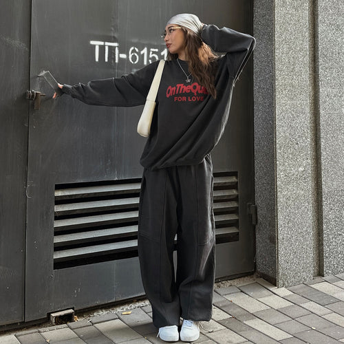 Casual lounge set for women with oversized sweatshirt and wide pants Lune London