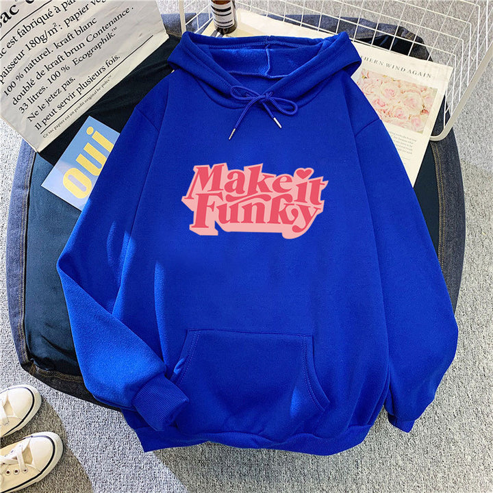 Women's hoodie with striking lettering Chic & Stil