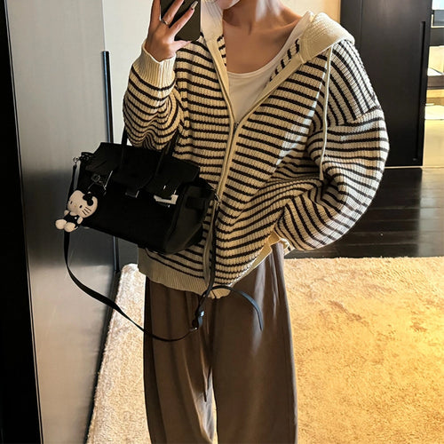 Cardigan oversized pour femmes avec zip et capuche Chic & Stil
