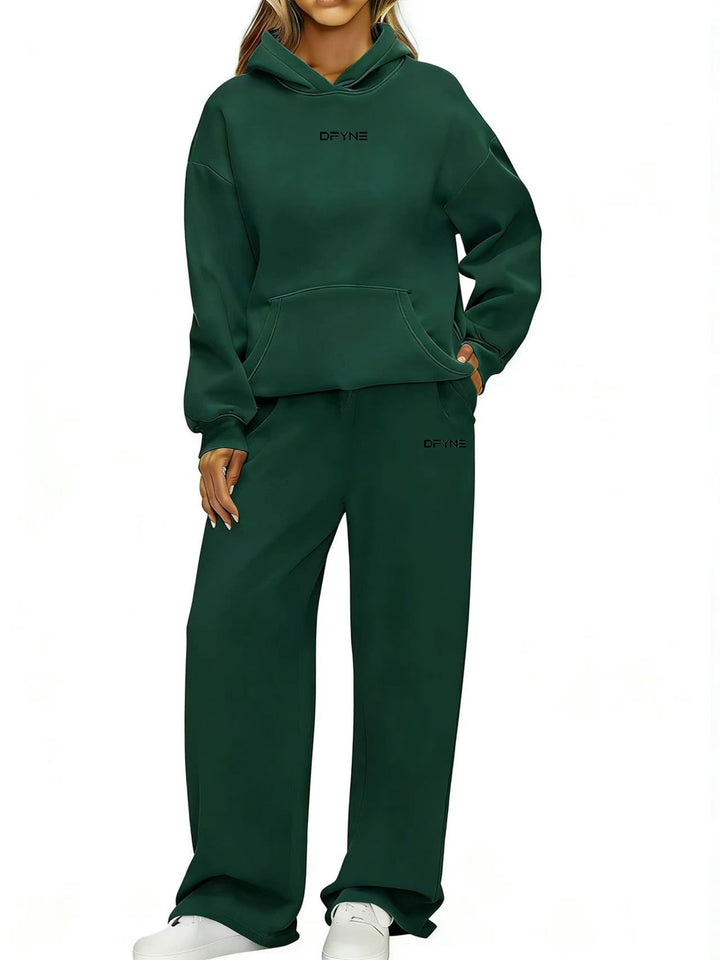 Women's casual jogging suit made of soft sweat material Chic & Stil