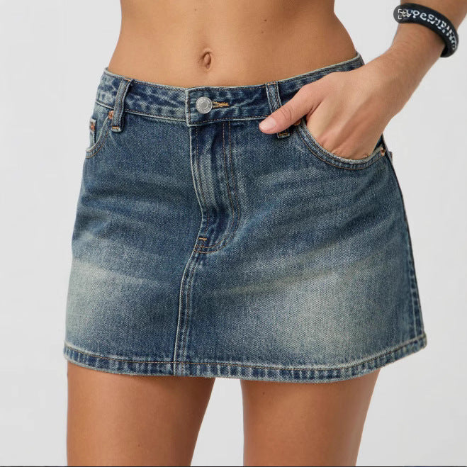 Ladies denim mini skirt with fashionable pockets and classic cut Lune London