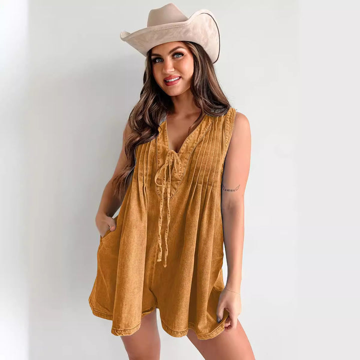Casual jumpsuit for women with elegant pleats and practical pockets Lune London