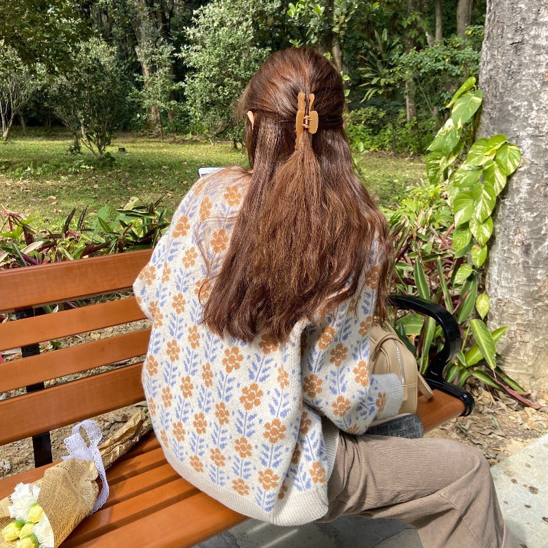 Women comfortable cardigan with floral patterns and high-quality buttons Lune London