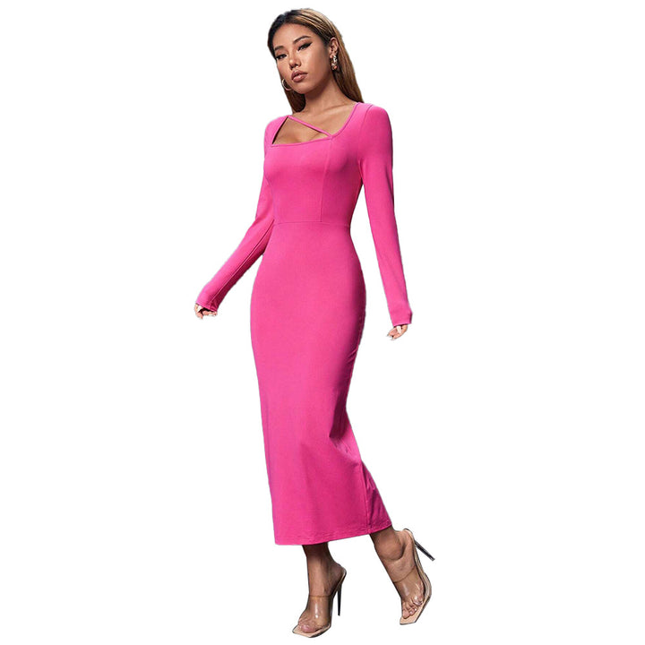 Robe midi femme avec décolleté asymétrique et coupe flatteuse Chic & Stil