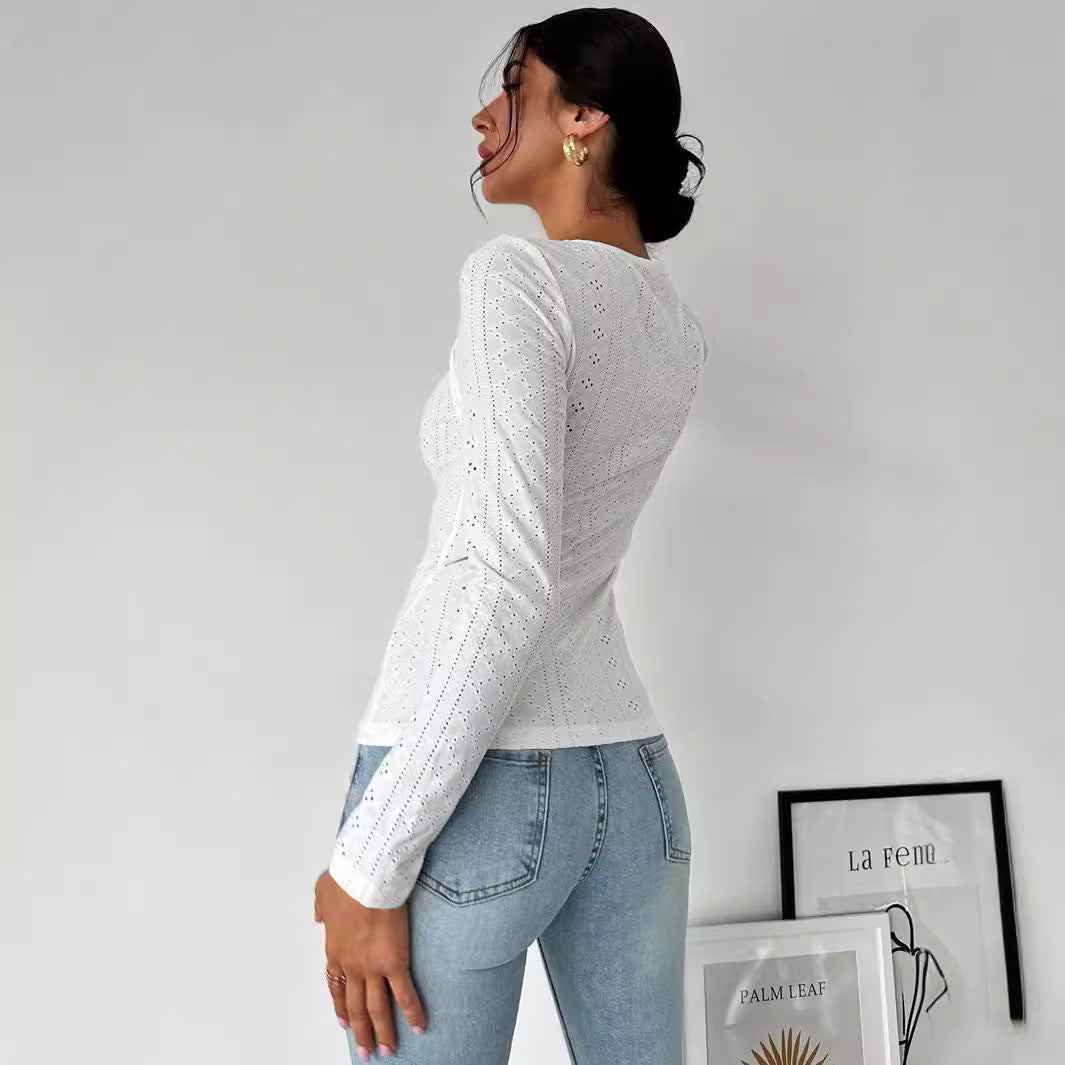 Chemise à manches longues pour femmes avec des détails découpés décoratifs et un tissu en coton confortable Chic & Stil