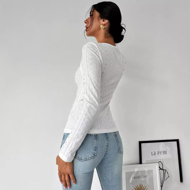 Chemise à manches longues pour femmes avec des détails découpés décoratifs et un tissu en coton confortable Chic & Stil