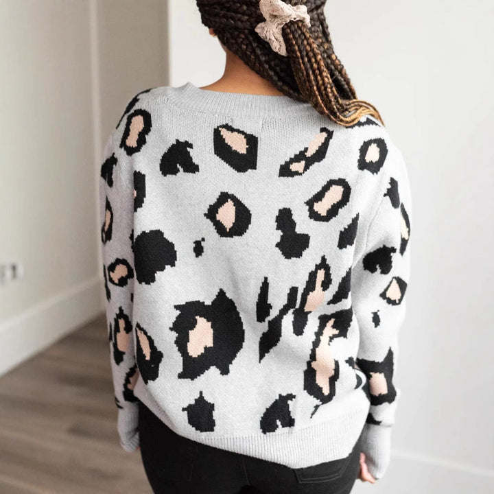 Ladies beautiful cardigan with bow detail Lune London