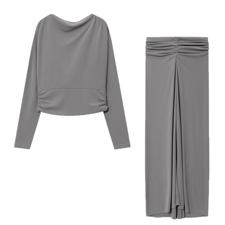 Elegant outfit for ladies consisting of a casual top and a nice maxi skirt Lune London