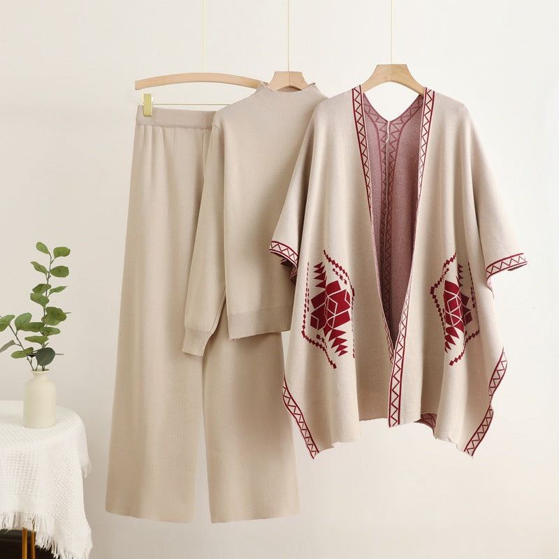 Knitted loungewear set for women with an exceptional poncho style Lune London