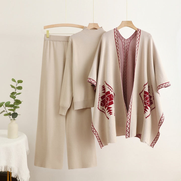 Knitted loungewear set for women with an exceptional poncho style Lune London